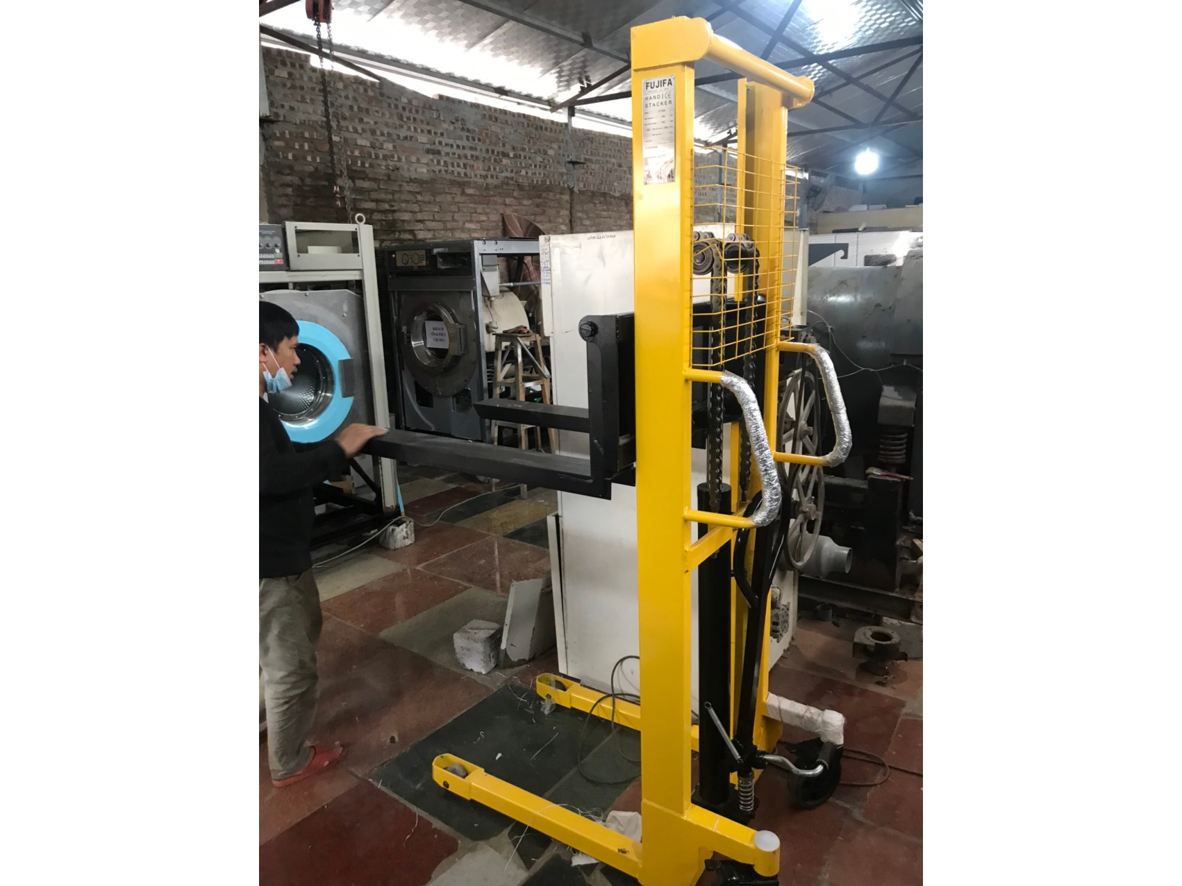 Xe Nâng Tay Cao 3000kg 1.6m FUJIFA